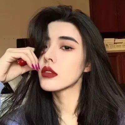 奇怪的她 海报